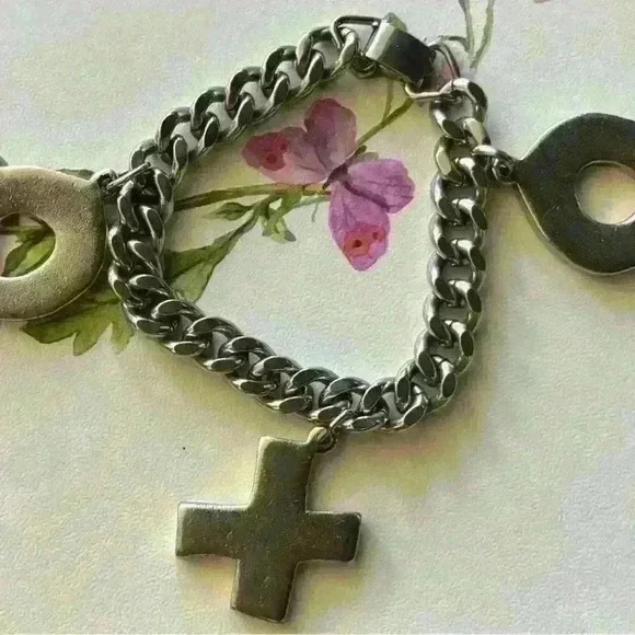 Sperry Rare Vintage 1950's Silver Tone OXO Charm Curb Link Bracelet - Picture 2 of 7